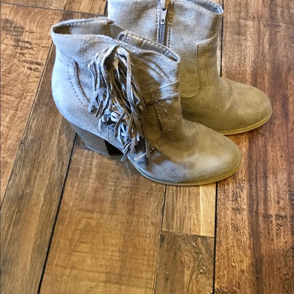 women’s size 6 taupe booties - Picture 3 of 4